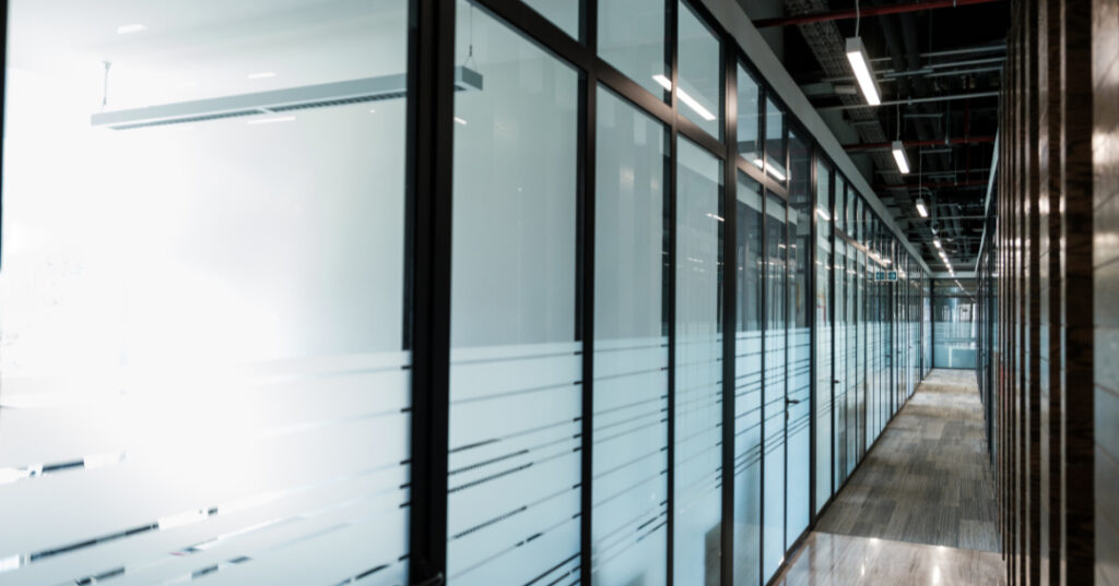 parede de vidro em Mogi Guaçu